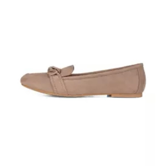 New in box Journey Collection Marco Flats in Taupe - Picture 2 of 6